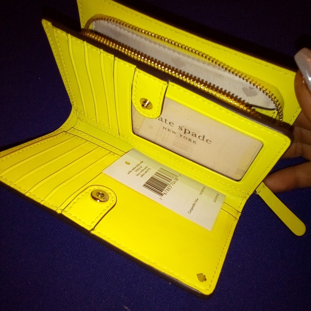 Kate Spade Wallet - Picture 2 of 7